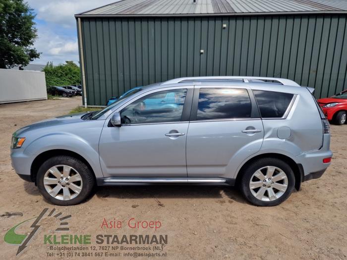 Mitsubishi Outlander 2.0 16V 4x2 Sloopvoertuig (2010, Grijs)