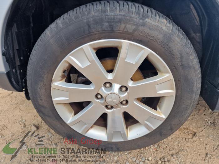 Mitsubishi Outlander 2.0 16V 4x2 Sloopvoertuig (2010, Grijs)