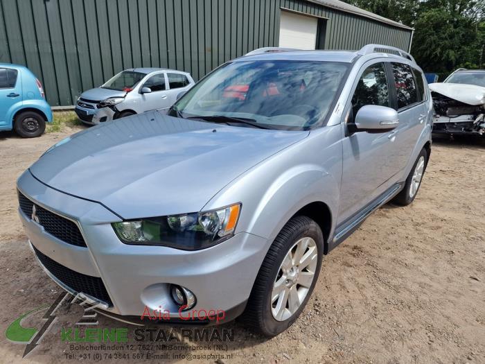 Mitsubishi Outlander 2.0 16V 4x2 Sloopvoertuig (2010, Grijs)