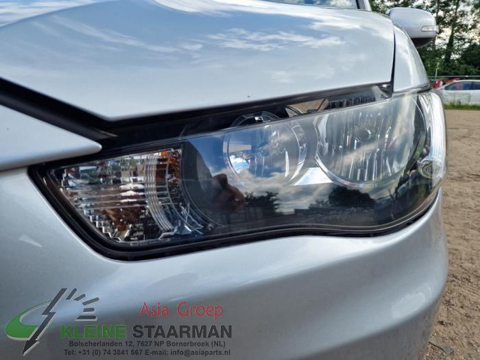 Mitsubishi Outlander 2.0 16V 4x2 Sloopvoertuig (2010, Grijs)