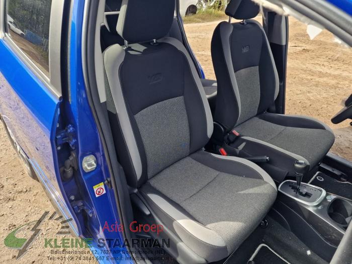 Toyota Yaris III 1.5 16V Hybrid Sloopvoertuig (2019, Blauw)