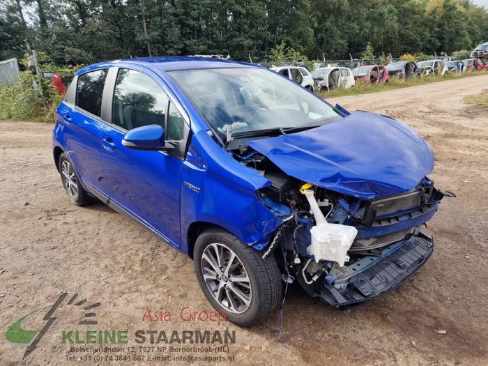 Toyota Yaris III 1.5 16V Hybrid Sloopvoertuig (2019, Blauw)