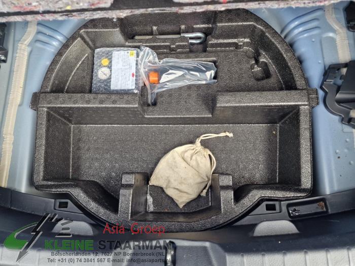 Toyota Yaris III 1.5 16V Hybrid Sloopvoertuig (2019, Blauw)