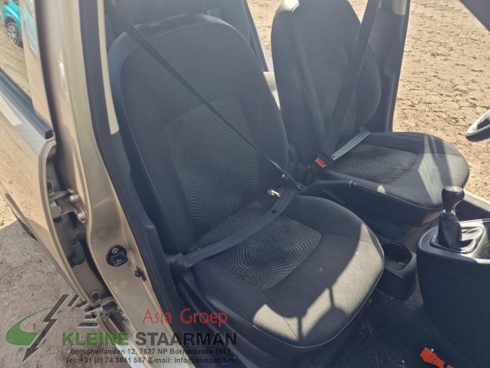 Hyundai i10 1.2i 16V Sloopvoertuig (2011, Beige)