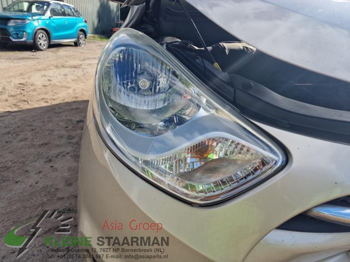 Hyundai i10 1.2i 16V Sloopvoertuig (2011, Beige)