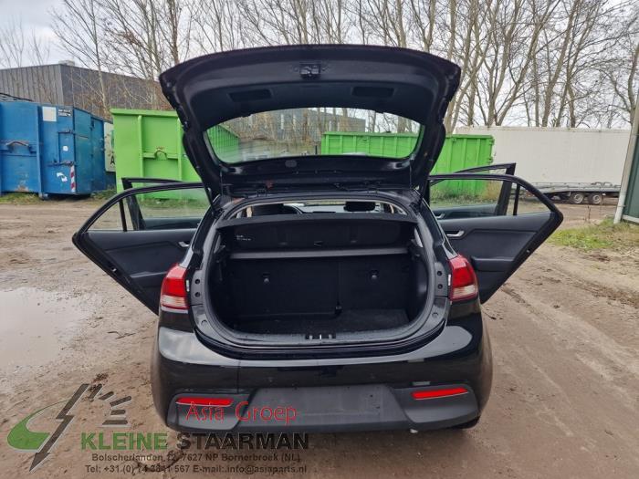 Kia Rio IV 1.0i T-GDi 100 12V Sloopvoertuig (2017, Zwart)