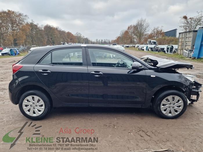 Kia Rio IV 1.0i T-GDi 100 12V Sloopvoertuig (2017, Zwart)