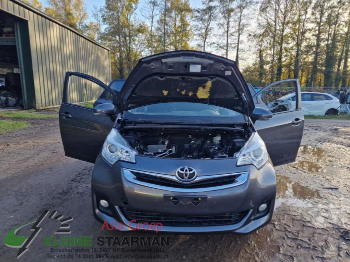 Toyota Verso S 1.33 16V Dual VVT-I Sloopvoertuig (2016, Grijs)