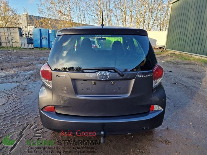 Toyota Verso S 1.33 16V Dual VVT-I Sloopvoertuig (2016, Grijs)