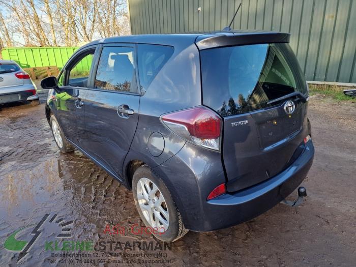 Toyota Verso S 1.33 16V Dual VVT-I Sloopvoertuig (2016, Grijs)