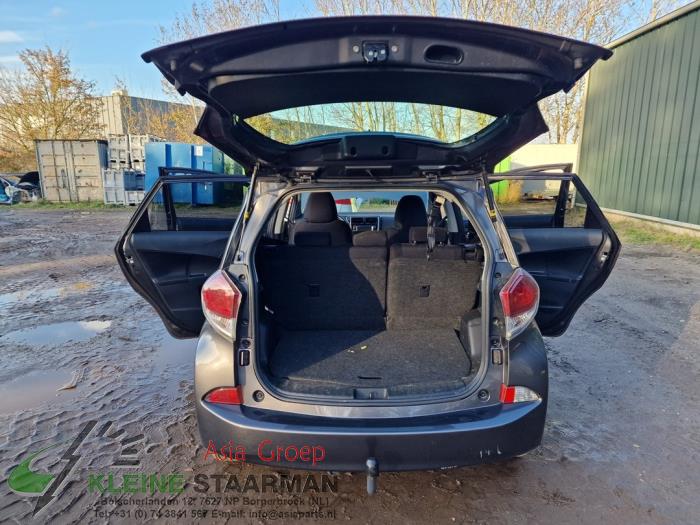 Toyota Verso S 1.33 16V Dual VVT-I Sloopvoertuig (2016, Grijs)