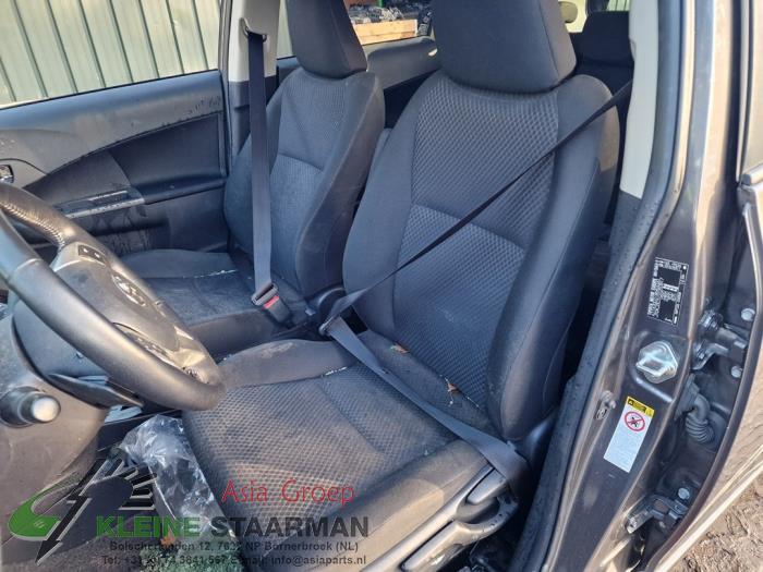 Toyota Verso S 1.33 16V Dual VVT-I Sloopvoertuig (2016, Grijs)