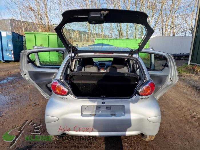 Toyota Aygo 1.0 12V VVT-i Sloopvoertuig (2011, Grijs)