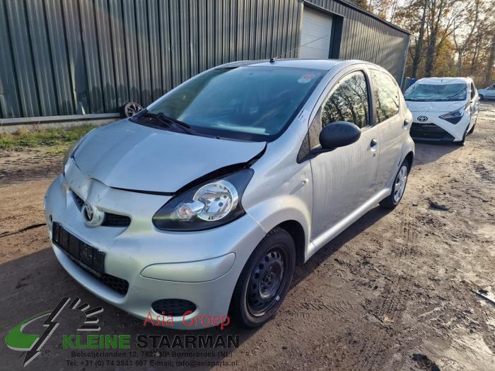 Toyota Aygo 1.0 12V VVT-i Sloopvoertuig (2011, Grijs)