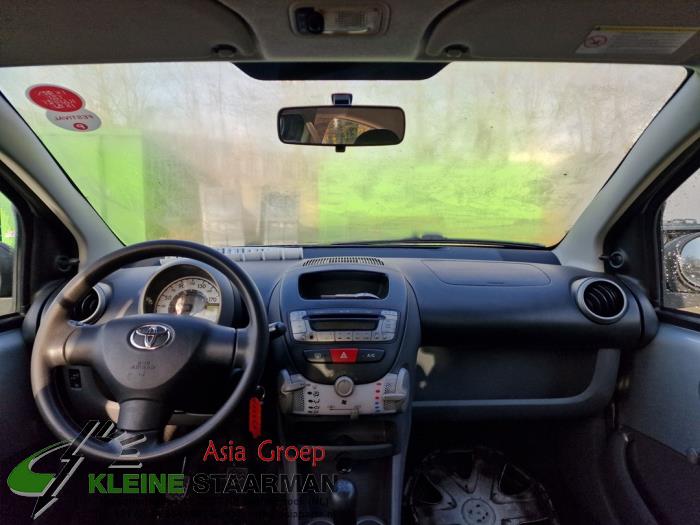 Toyota Aygo 1.0 12V VVT-i Sloopvoertuig (2011, Grijs)