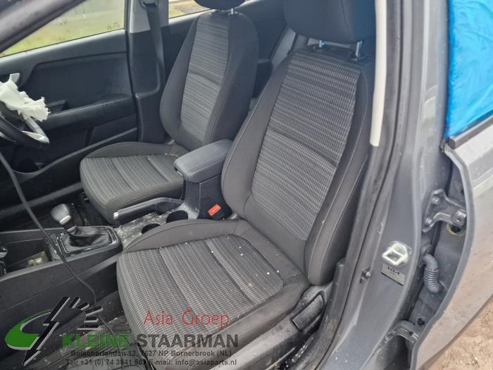 Kia Stonic 1.0i T-GDi 12V Sloopvoertuig (2021, Donker, Grijs)