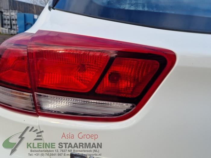 Kia Rio IV 1.2 MPI 16V Sloopvoertuig (2017, Wit)