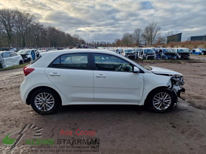 Kia Rio IV 1.2 MPI 16V Sloopvoertuig (2017, Wit)