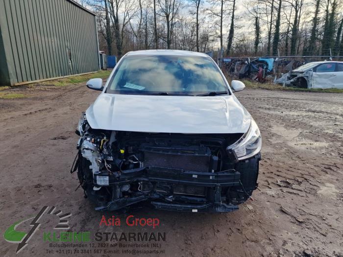 Kia Rio IV 1.2 MPI 16V Sloopvoertuig (2017, Wit)