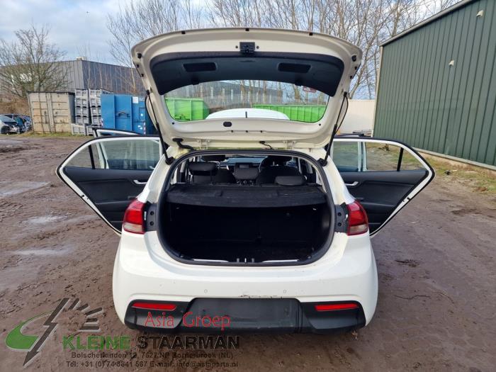 Kia Rio IV 1.2 MPI 16V Sloopvoertuig (2017, Wit)