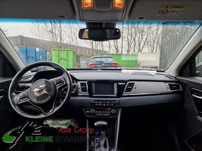 Kia Niro I 1.6 GDI Hybrid Sloopvoertuig (2018, Zwart)