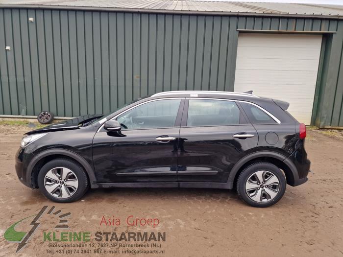 Kia Niro I 1.6 GDI Hybrid Sloopvoertuig (2018, Zwart)