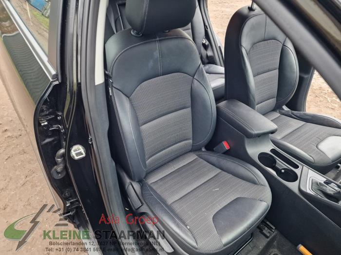 Kia Niro I 1.6 GDI Hybrid Sloopvoertuig (2018, Zwart)