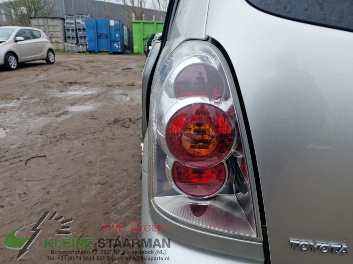 Toyota Corolla Verso 1.8 16V VVT-i Sloopvoertuig (2006, Grijs)