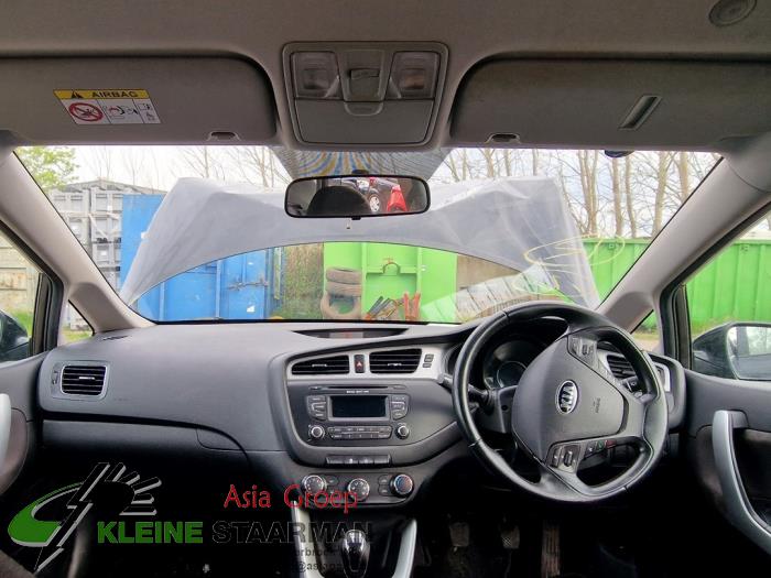 Kia Cee'd 1.4i 16V Sloopvoertuig (2015, Zwart)