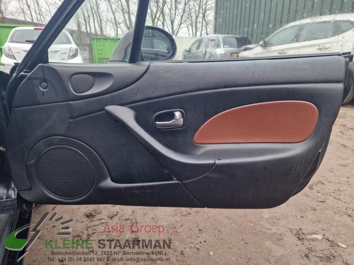 Mazda MX-5 1.6i 16V Sloopvoertuig (2002, Zwart)