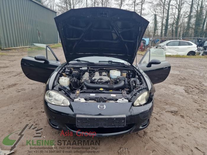 Mazda MX-5 1.6i 16V Sloopvoertuig (2002, Zwart)