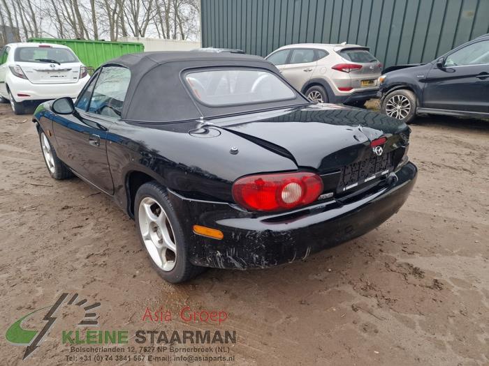 Mazda MX-5 1.6i 16V Sloopvoertuig (2002, Zwart)