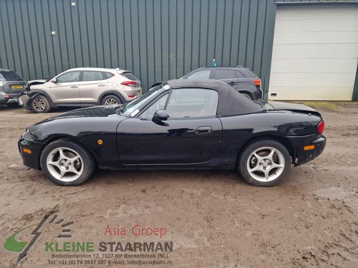 Mazda MX-5 1.6i 16V Sloopvoertuig (2002, Zwart)