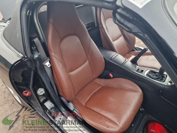 Mazda MX-5 1.6i 16V Sloopvoertuig (2002, Zwart)