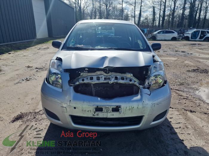 Toyota Yaris II 1.33 16V Dual VVT-I Sloopvoertuig (2012, Grijs)