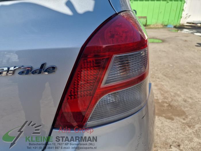 Toyota Yaris II 1.33 16V Dual VVT-I Sloopvoertuig (2012, Grijs)