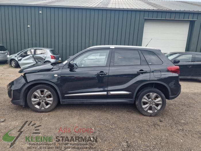 Suzuki Vitara 1.0 Booster Jet Turbo 12V Sloopvoertuig (2019, Zwart)
