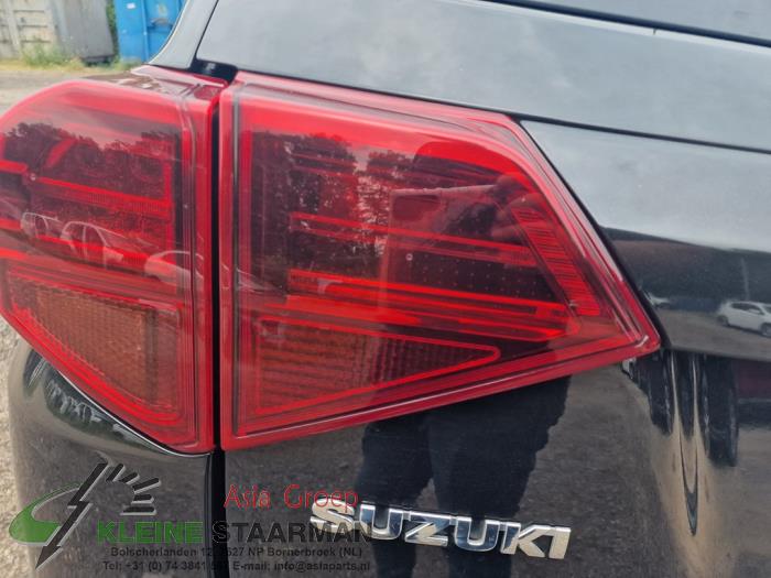 Suzuki Vitara 1.0 Booster Jet Turbo 12V Sloopvoertuig (2019, Zwart)