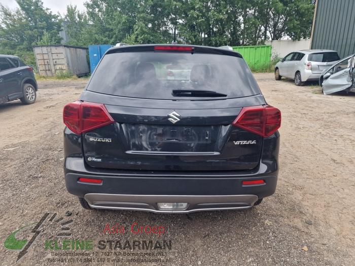 Suzuki Vitara 1.0 Booster Jet Turbo 12V Sloopvoertuig (2019, Zwart)