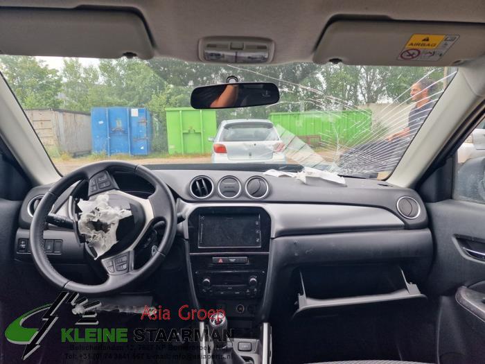 Suzuki Vitara 1.0 Booster Jet Turbo 12V Sloopvoertuig (2019, Zwart)