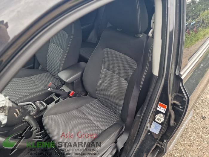 Suzuki Vitara 1.0 Booster Jet Turbo 12V Sloopvoertuig (2019, Zwart)
