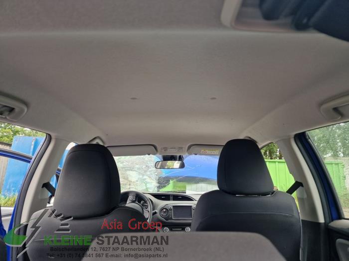 Toyota Yaris III 1.0 12V VVT-i Sloopvoertuig (2018, Blauw)