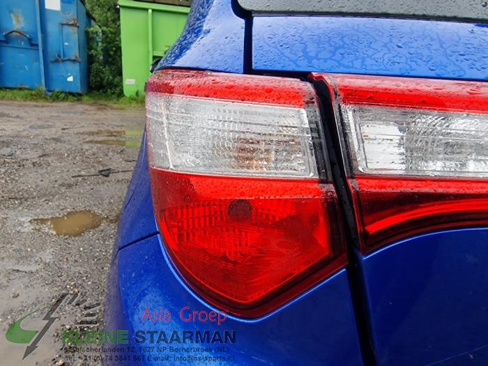 Toyota Yaris III 1.0 12V VVT-i Sloopvoertuig (2018, Blauw)