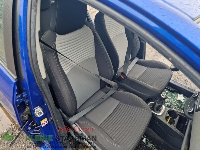 Toyota Yaris III 1.0 12V VVT-i Sloopvoertuig (2018, Blauw)