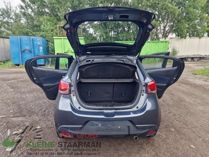 Mazda 2 1.5 SkyActiv-G 90 Sloopvoertuig (2016, Donker, Grijs)