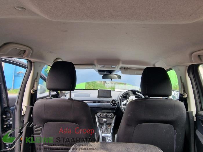 Mazda 2 1.5 SkyActiv-G 90 Sloopvoertuig (2016, Donker, Grijs)