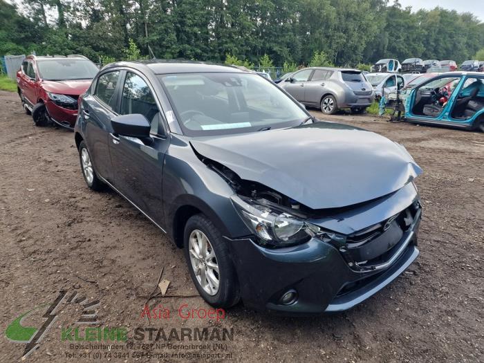 Mazda 2 1.5 SkyActiv-G 90 Sloopvoertuig (2016, Donker, Grijs)
