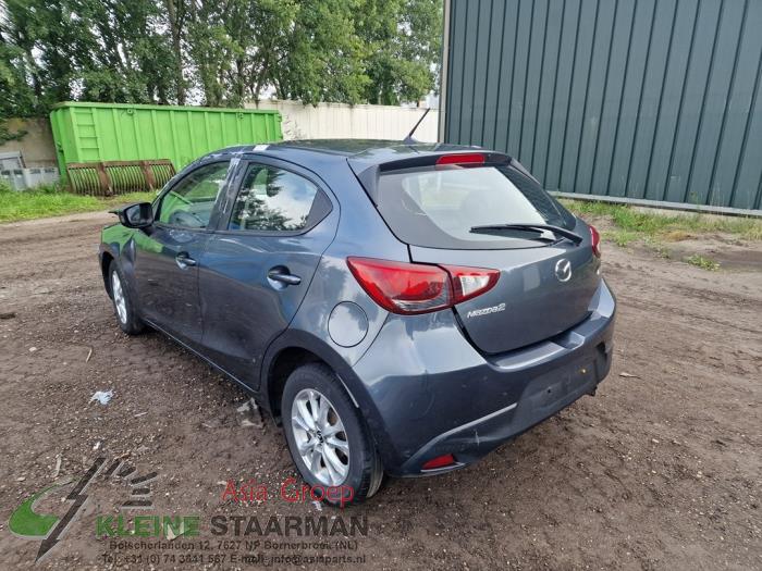 Mazda 2 1.5 SkyActiv-G 90 Sloopvoertuig (2016, Donker, Grijs)