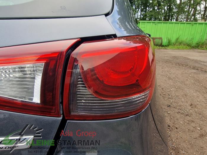 Mazda 2 1.5 SkyActiv-G 90 Sloopvoertuig (2016, Donker, Grijs)