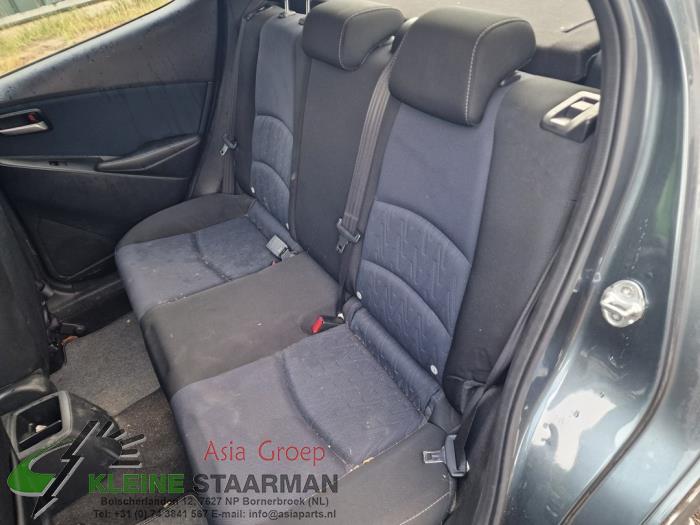 Mazda 2 1.5 SkyActiv-G 90 Sloopvoertuig (2016, Donker, Grijs)